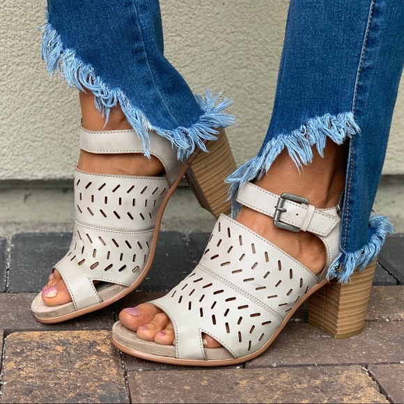 Laser Cut Double Buckle Slingback Peep Toe Mule - Picture 2 of 7